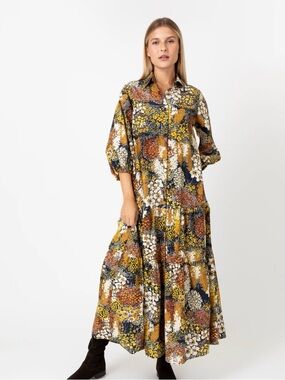 Ann Mashburn Sz M Isla Tiered Shirtdress Maxi Floral Print Tan/Navy Pockets EUC